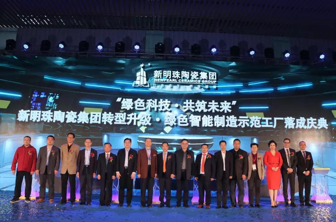 2025新澳门天天六开彩,2025新澳门天天六开彩，数字游戏背后的社会与经济影响